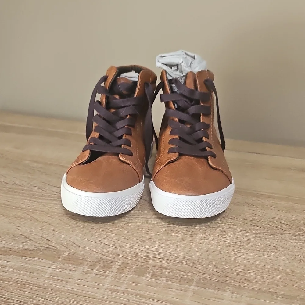 New Old Navy Boys Brown Faux Leather High-Top Sneakers